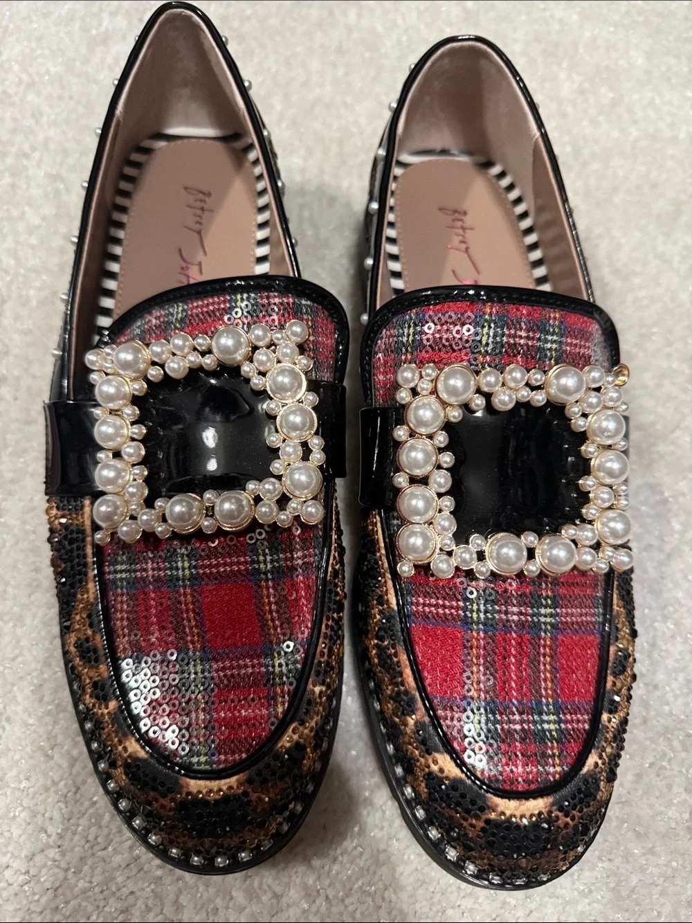 Betsey Johnson size 9.5 women’s pearl buckle Plaid Loafers - Red Plaid NEW - Picture 4 of 5